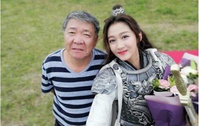 关晓彤力压孙俪、蒋欣,出任郑晓龙新戏主角,网友:为何是她?